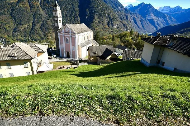 Baulandgrundstück R3 von 786 m2 an sehr ruhiger, sonniger Aussichts...