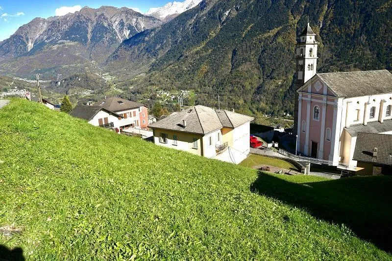 Baulandgrundstück R3 von 786 m2 an sehr ruhiger, sonniger Aussichts...