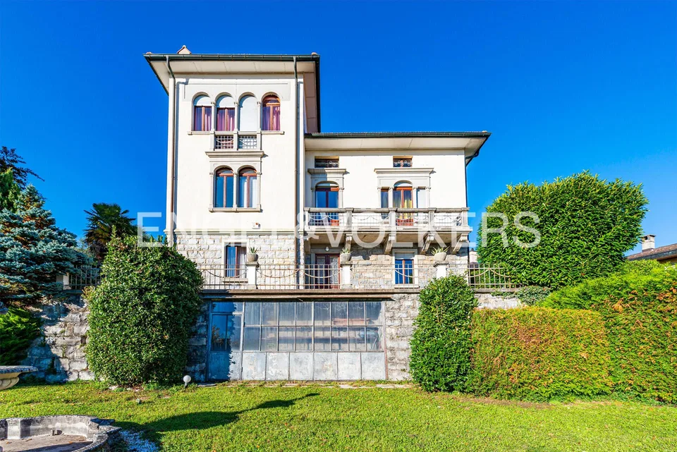 Noble historische Villa im Grünen des Mendrisiotto