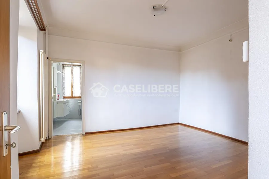 CASA IN CORTE DI 5.5 LOCALI A PURA + RUSTICO – foto 11 di 24
