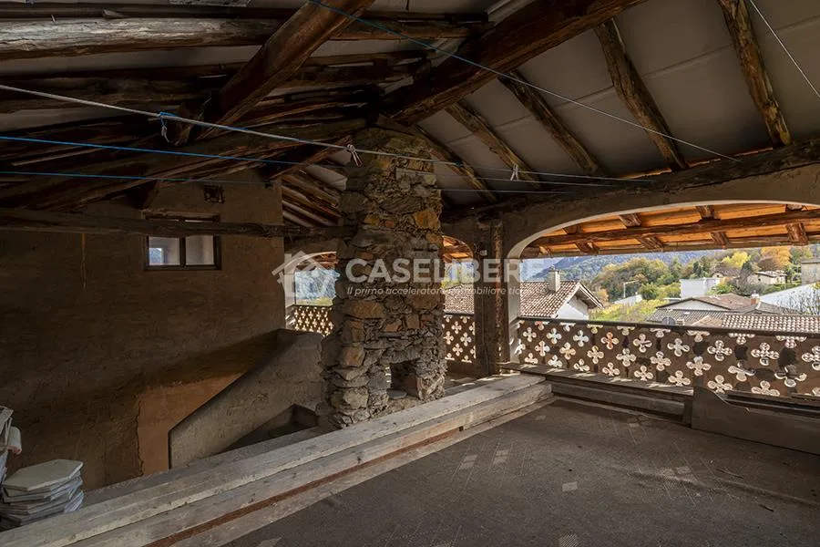 CASA IN CORTE DI 5.5 LOCALI A PURA + RUSTICO – foto 21 di 24