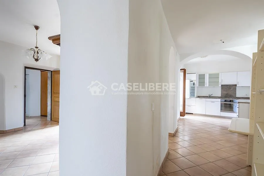 CASA IN CORTE DI 5.5 LOCALI A PURA + RUSTICO