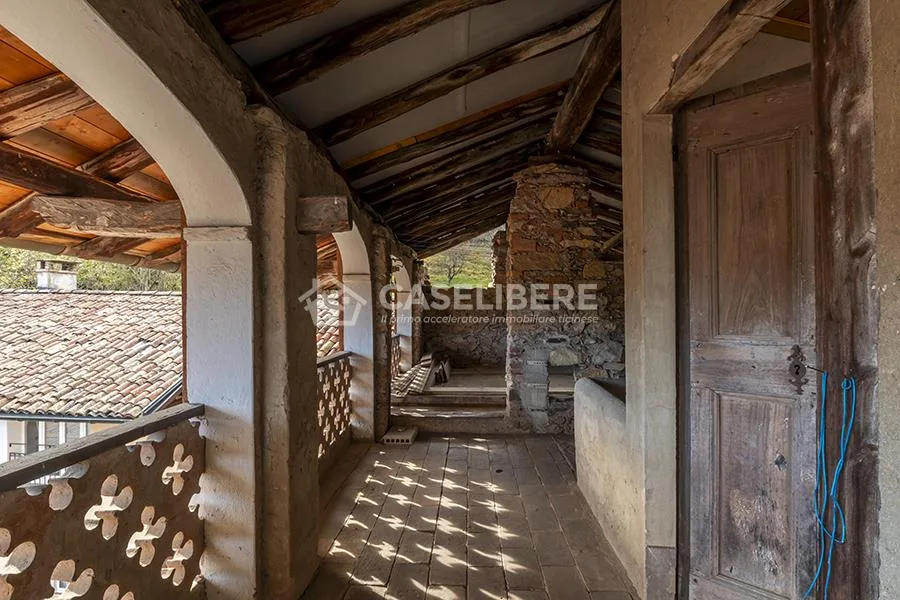 CASA IN CORTE DI 5.5 LOCALI A PURA + RUSTICO – foto 23 di 24