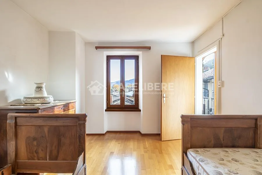 CASA IN CORTE DI 5.5 LOCALI A PURA + RUSTICO – foto 19 di 24