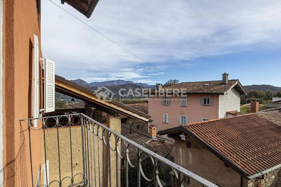 CASA IN CORTE DI 5.5 LOCALI A PURA + RUSTICO – foto 20 di 24