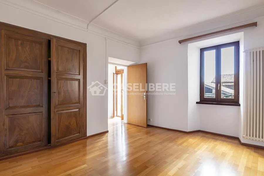 CASA IN CORTE DI 5.5 LOCALI A PURA + RUSTICO – foto 12 di 24
