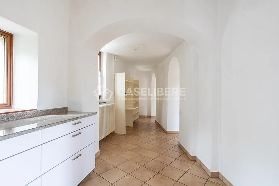 CASA IN CORTE DI 5.5 LOCALI A PURA + RUSTICO – foto 7 di 24