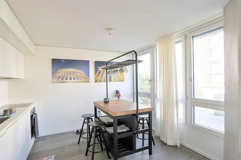 2 1/2-Zimmer-Wohnung im 1. Stock in Seenähe / appartamento di 2 1/2...