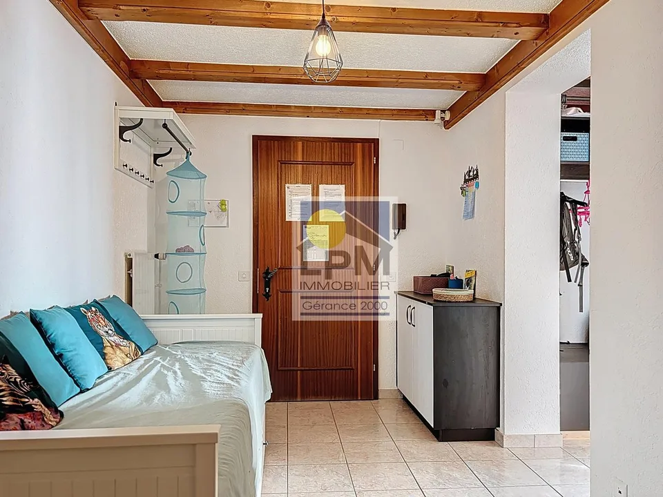 Spacieux 2.5p (59,3m2) dans un bâtiment de luxe (sauna, piscine..)