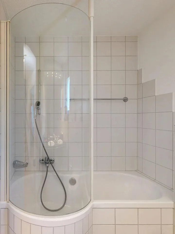 Helles 5.5-Zimmer-Doppelhaus mit Carport und zwei Aussenparkplätzen – Foto 6 von 33