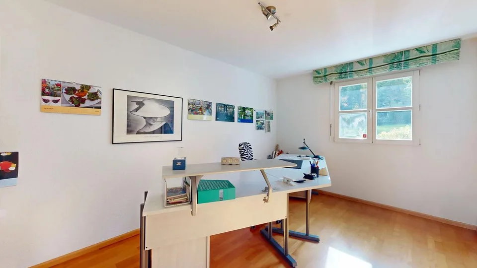 Helles 5.5-Zimmer-Doppelhaus mit Carport und zwei Aussenparkplätzen – Foto 9 von 33