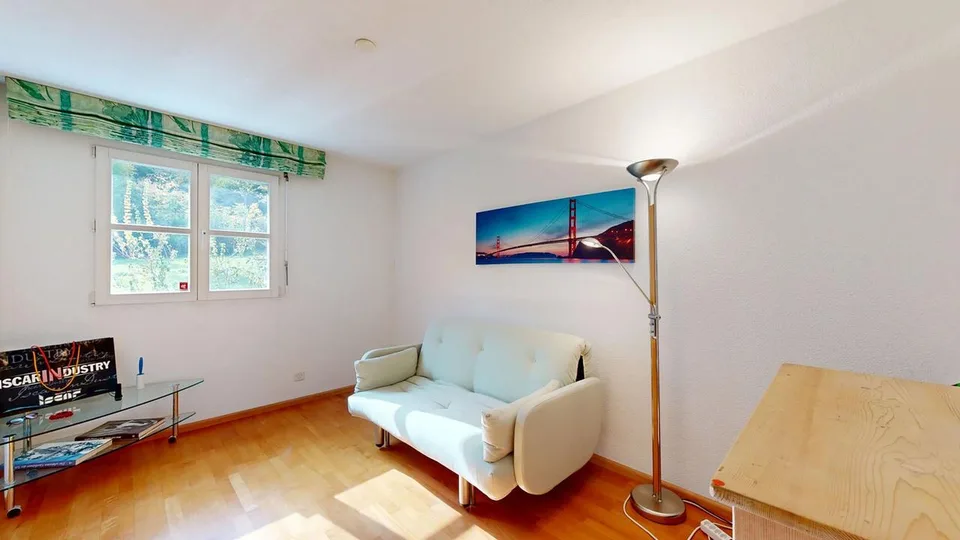 Helles 5.5-Zimmer-Doppelhaus mit Carport und zwei Aussenparkplätzen – Foto 8 von 33