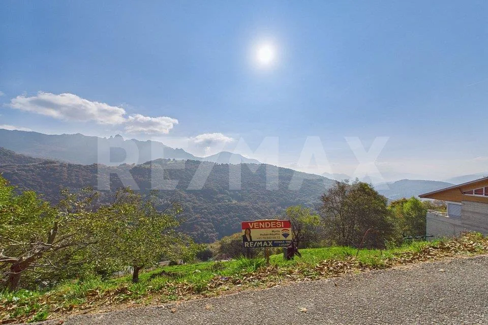 Terreno edificabile; soleggiato con vista panoramica, a circa 25 mi...