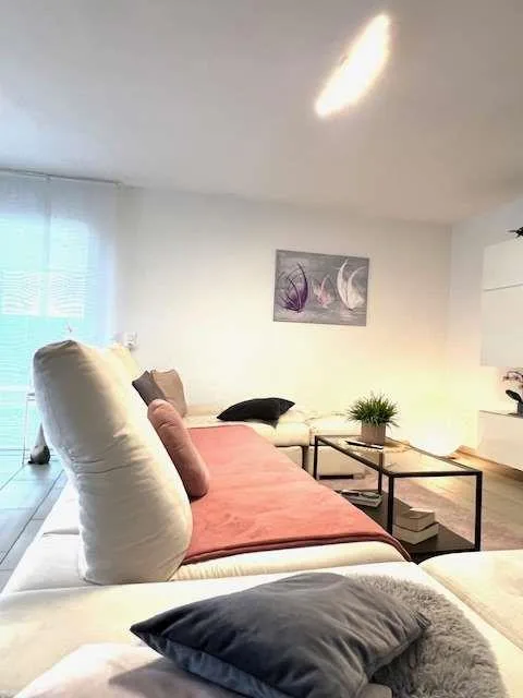 Elegante casa in contesto residenziale