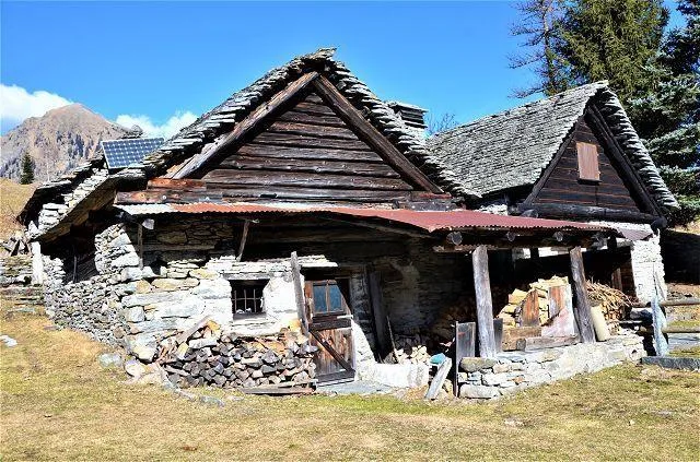 Rustico da ristrutturare con piccolo terreno bella vista panoramica... – photo 15 sur 23