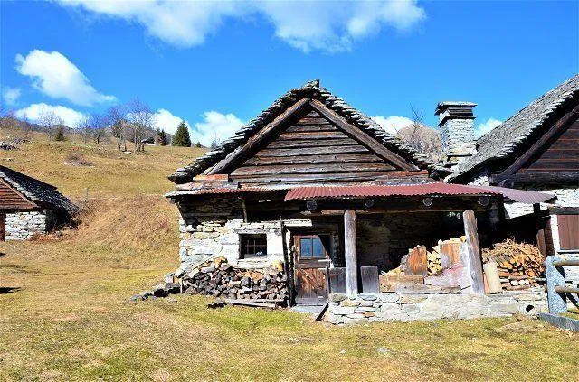 Rustico da ristrutturare con piccolo terreno bella vista panoramica... – photo 13 sur 23