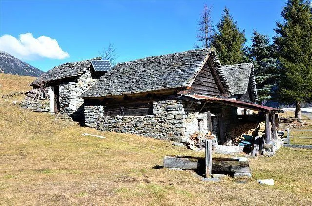 Rustico da ristrutturare con piccolo terreno bella vista panoramica... – photo 21 sur 23