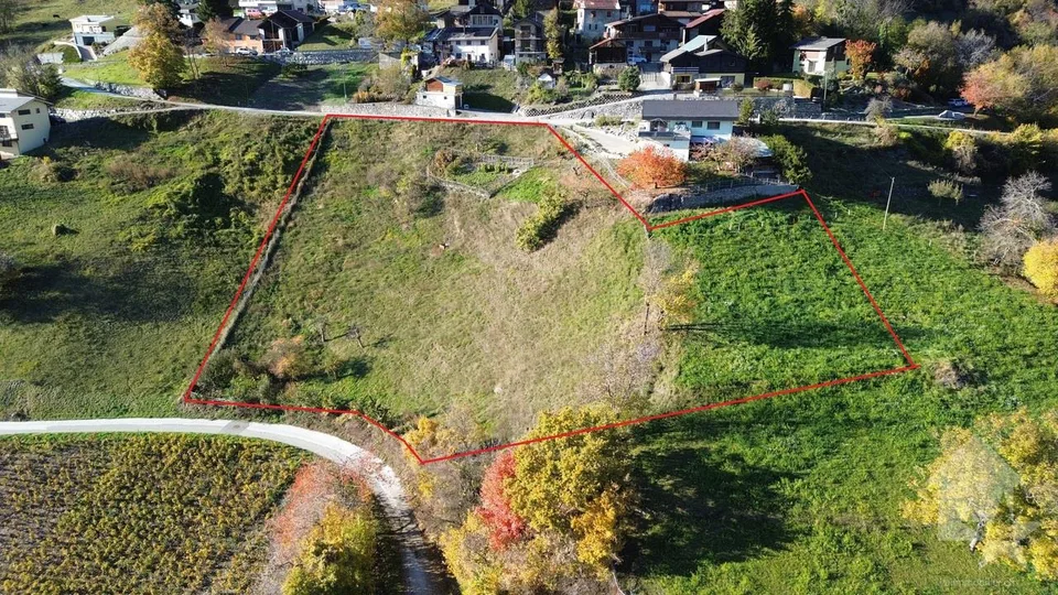 Terrain à vendre sur les hauts de Conthey avec une vue imprenable