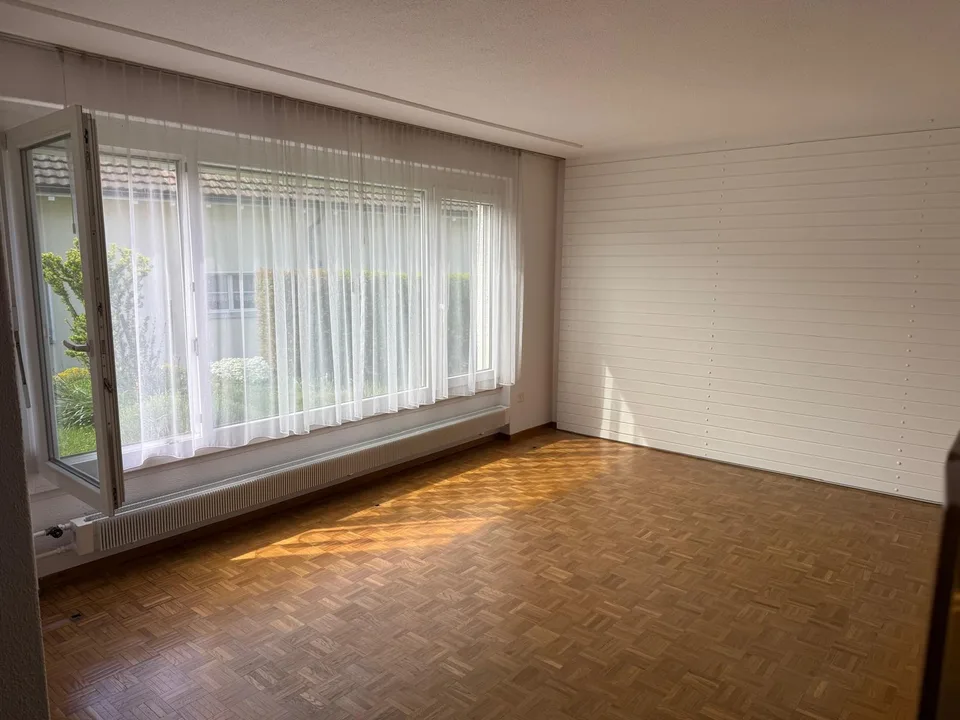 Einfamilienhaus (eins. angebaut) Zentrum, familienfreundlich – Foto 3 von 14