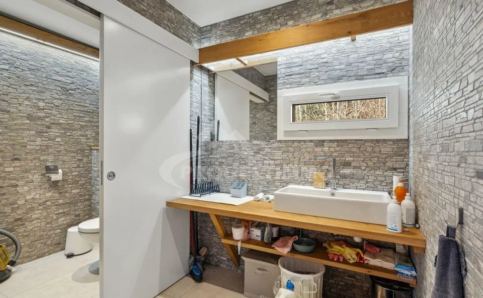 TRES BELLE OPPORTUNITE AVEC DE BELLES SURFACES