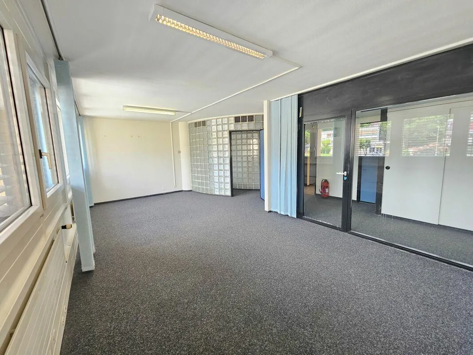 Achetez Vaud bureaux à Renens moins cher qu'un loyer et/ou profitez...