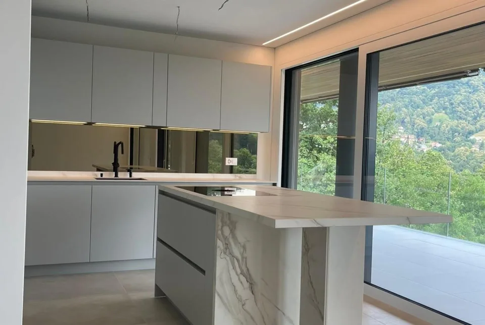 Design moderno e grande giardino privato a Lugano