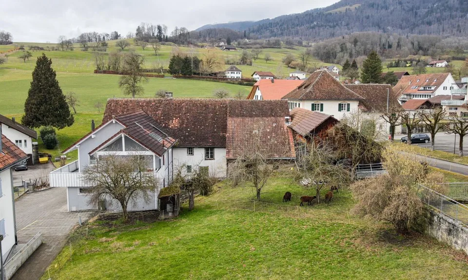 Casa colonica con casa unifamiliare adiacente e molto terreno edificabile incl. – foto 10 di 17