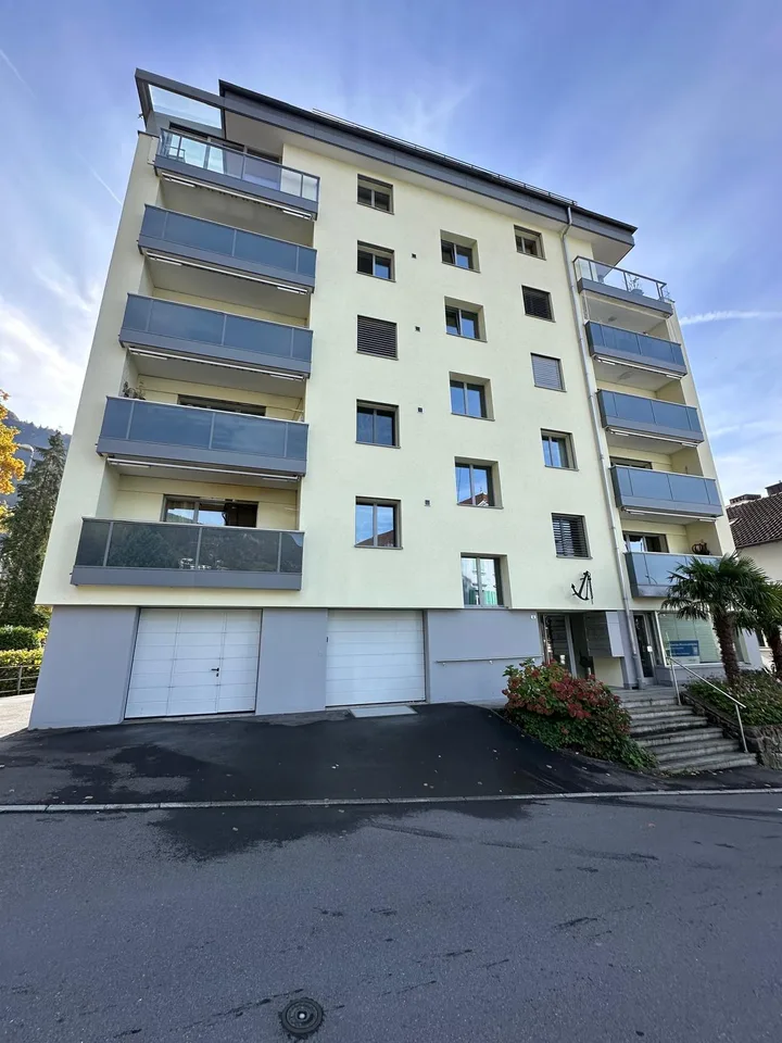 Schöne 4-Zimmerwohnung mit teilweiser See- und Bergsicht