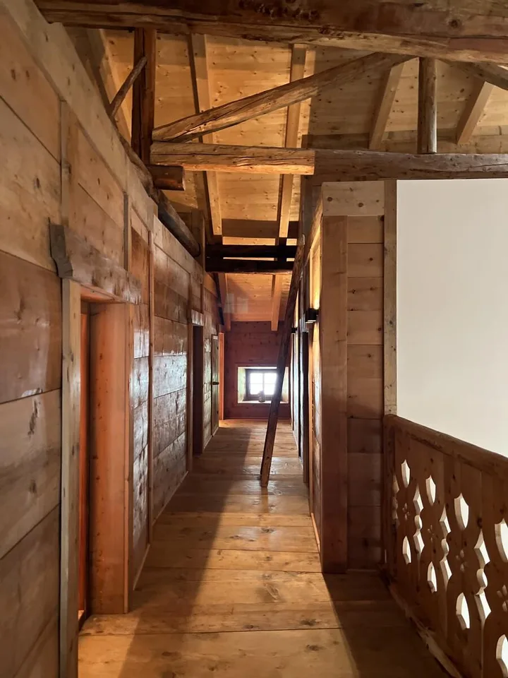 Historisches Bauernhaus trifft auf moderne Architektur Ein Haus wir... – foto 11 di 29