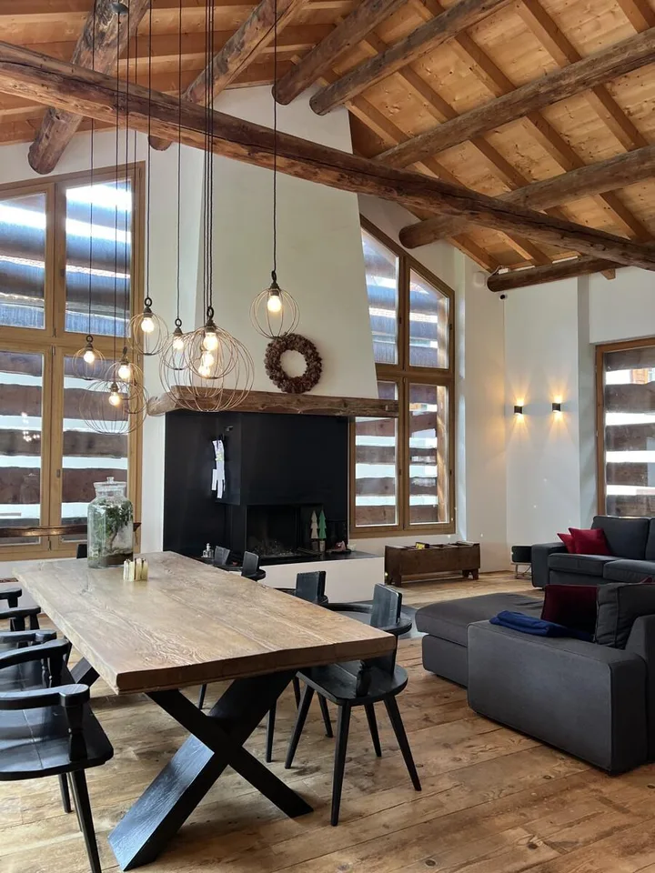 Historisches Bauernhaus trifft auf moderne Architektur Ein Haus wir...