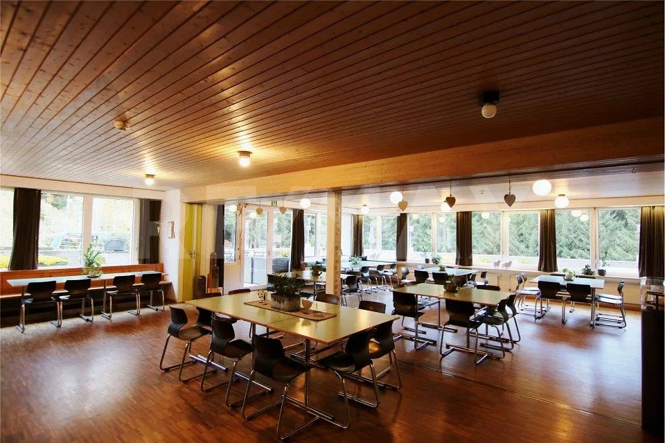 Gästehaus und Mehrzweckimmobilie mitten im Feriengebiet Lenzerheide – photo 8 of 13