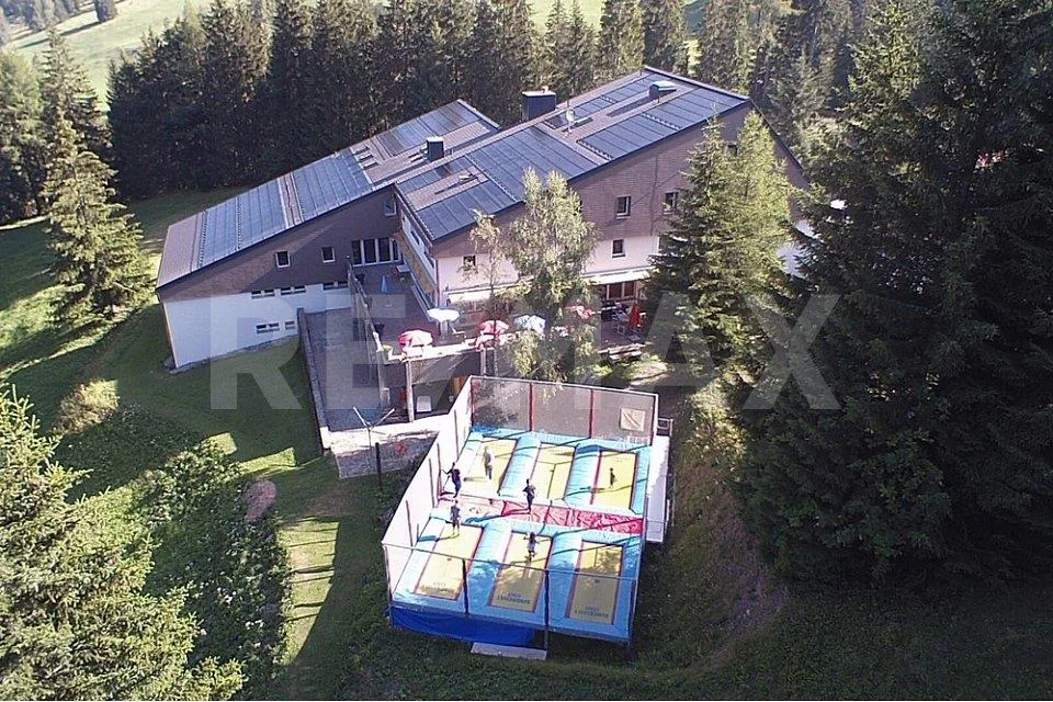 Gästehaus und Mehrzweckimmobilie mitten im Feriengebiet Lenzerheide