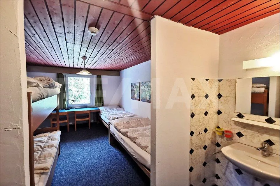 Gästehaus und Mehrzweckimmobilie mitten im Feriengebiet Lenzerheide – photo 11 of 13