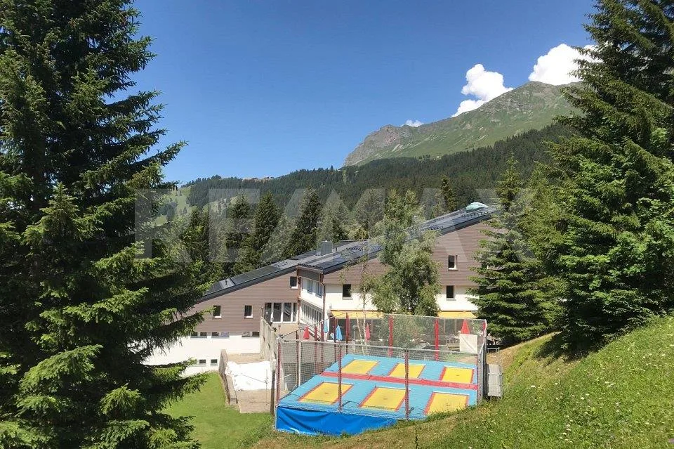 Gästehaus und Mehrzweckimmobilie mitten im Feriengebiet Lenzerheide