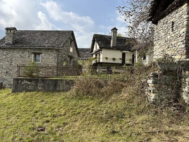 3-Zimmer-Rustico zum Ausbauen an sehr ruhiger, sonniger Aussichslag...