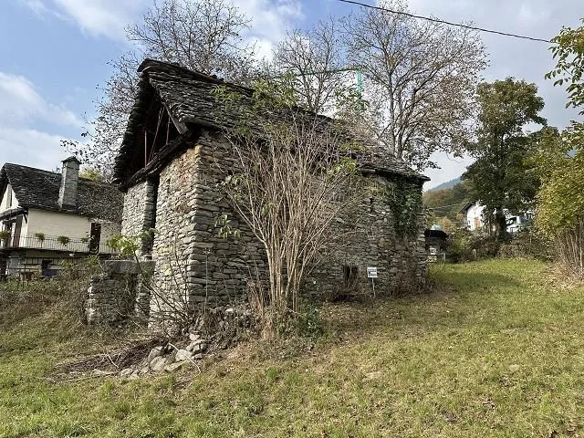 3-Zimmer-Rustico zum Ausbauen an sehr ruhiger, sonniger Aussichslag...