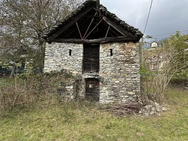 3-Zimmer-Rustico zum Ausbauen an sehr ruhiger, sonniger Aussichslag...