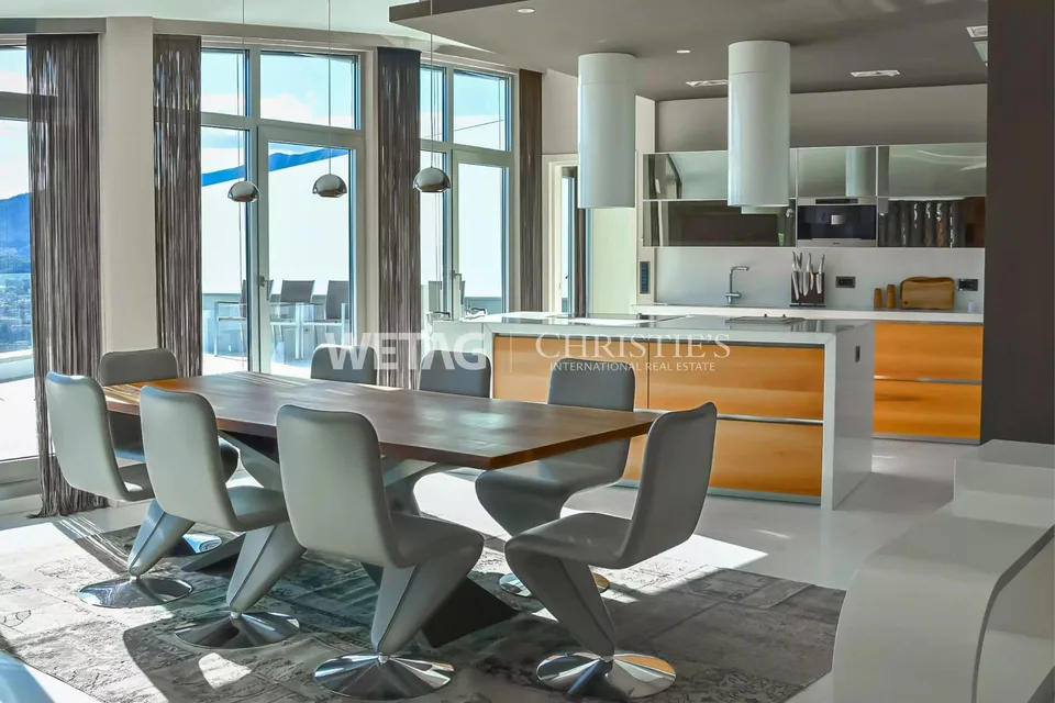 Luxuriöse Duplex-Attikawohnung in Lugano-Aldesago mit herrlichem Bl...