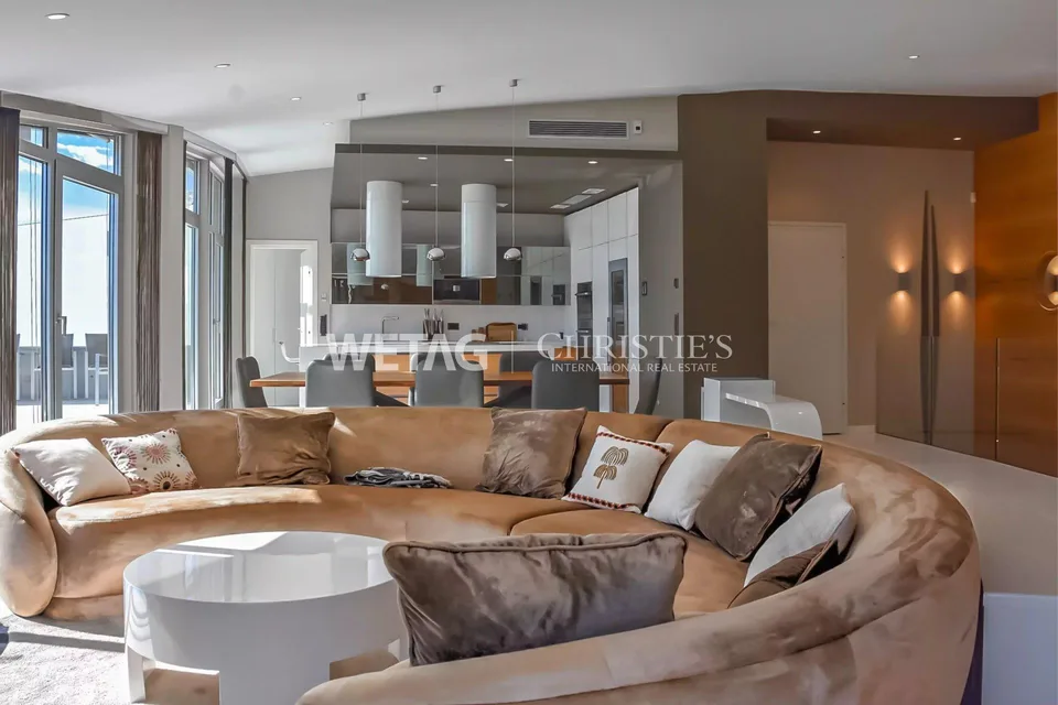 Luxuriöse Duplex-Attikawohnung in Lugano-Aldesago mit herrlichem Bl...