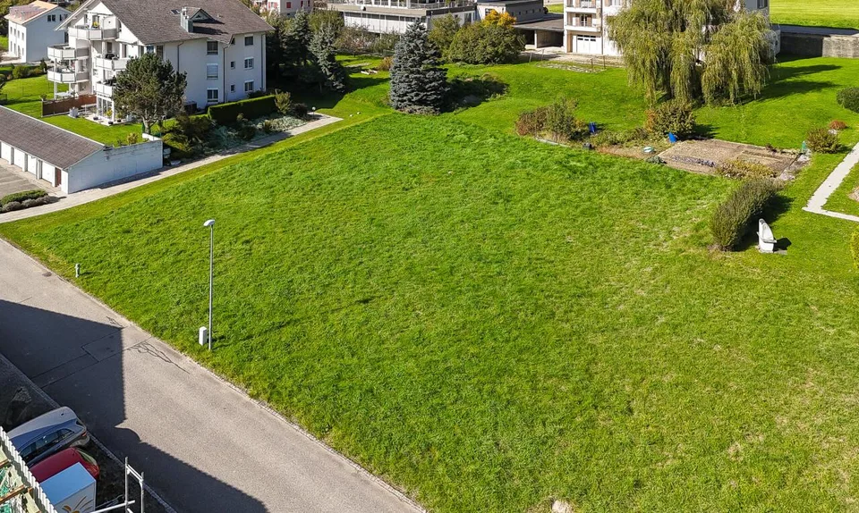 Terrain idéal pour immeuble locatif – permis en force