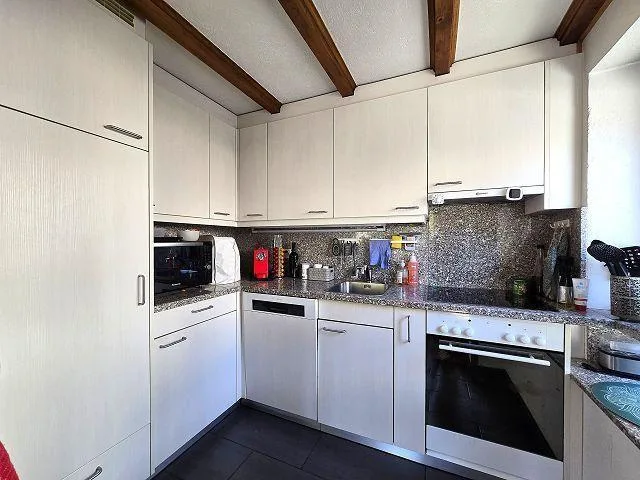 Casa rustica nel nucleo con grande giardino – Foto 10 von 30