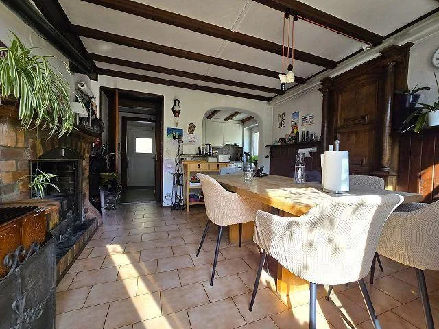 Casa rustica nel nucleo con grande giardino