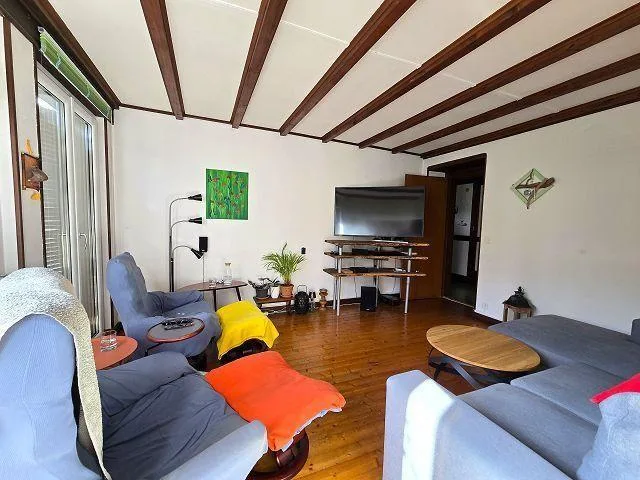 Casa rustica nel nucleo con grande giardino