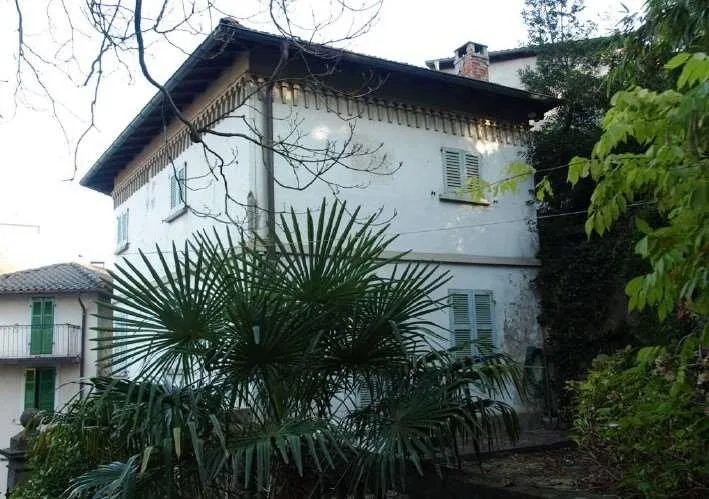 STABIO AMPIA VILLA DA RISTRUTTURARE