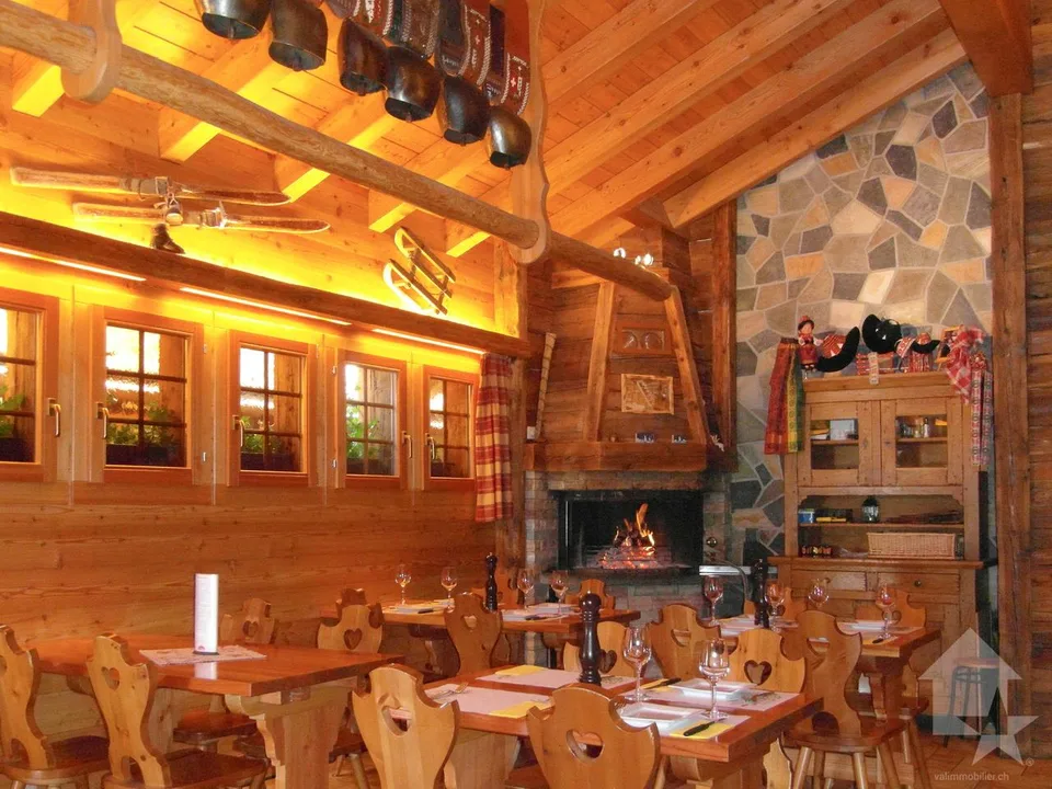 Magnifique Restaurant au centre d'Evolène avec appartement séparé