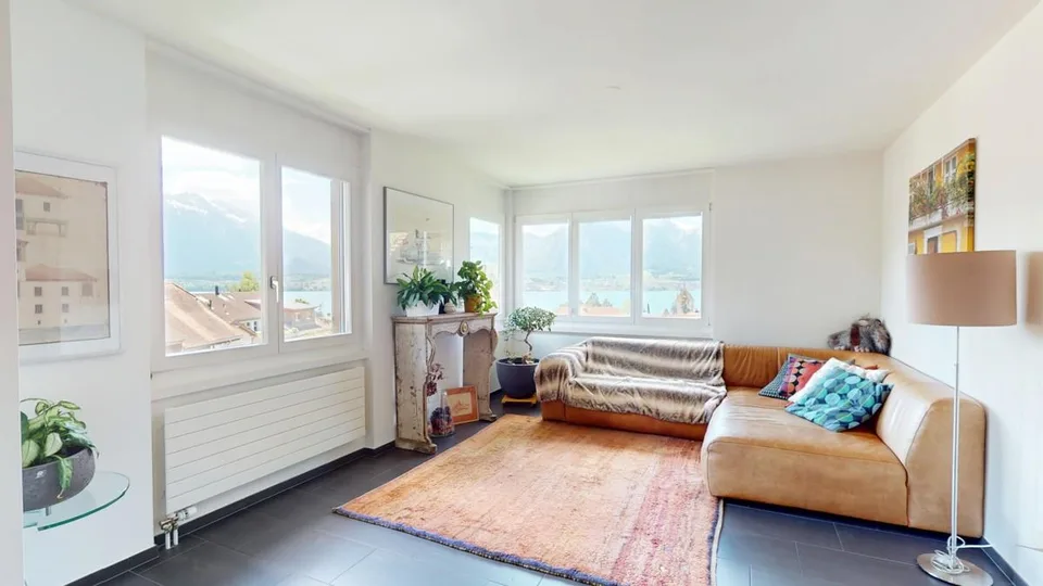 Grosszügige 4.5 Zimmer Wohnung mit 2 EHP