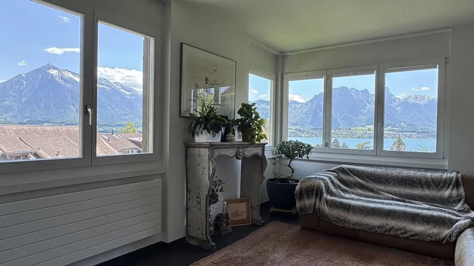 Grosszügige 4.5 Zimmer Wohnung mit 2 EHP