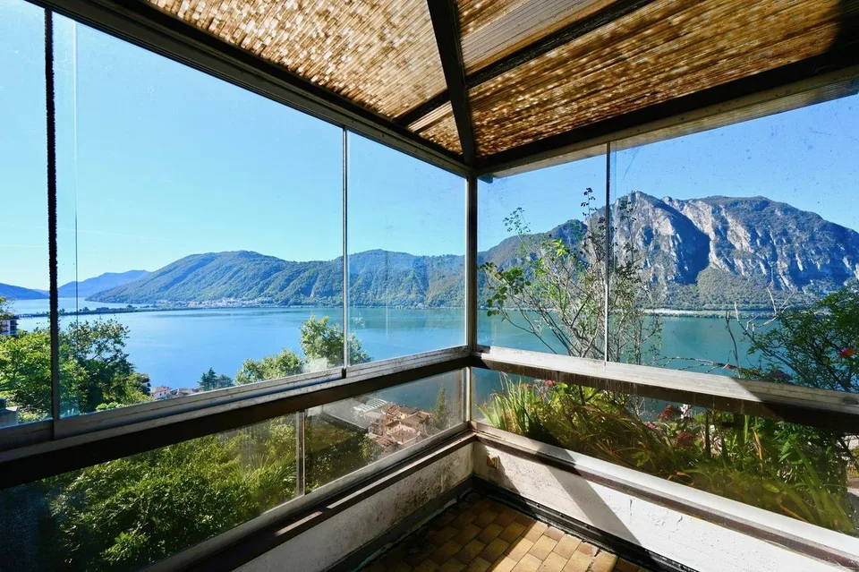 Villa con 2 Appartamenti Indipendenti e Splendida Vista Lago a 180° – Foto 22 von 25