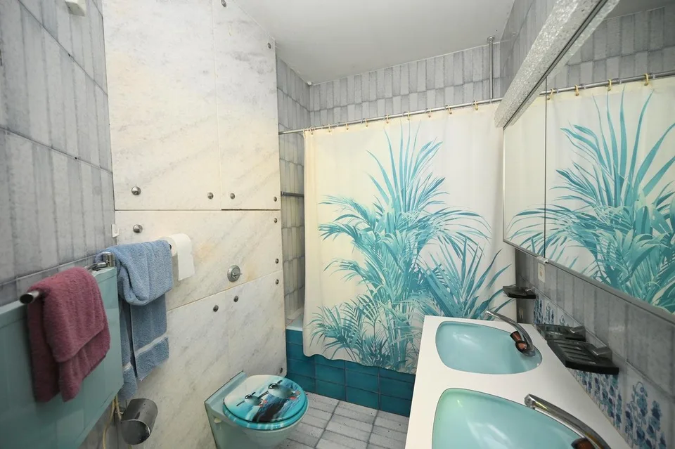 Villa con 2 Appartamenti Indipendenti e Splendida Vista Lago a 180° – Foto 23 von 25