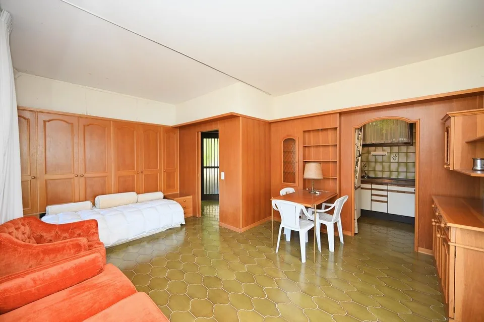 Villa con 2 Appartamenti Indipendenti e Splendida Vista Lago a 180° – Foto 20 von 25
